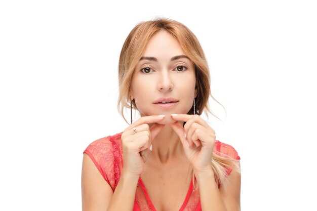 Как лечить трещины на уголках губ?